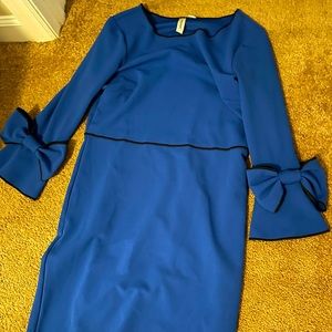 Women’s Casual dress with bows at end of sleeves